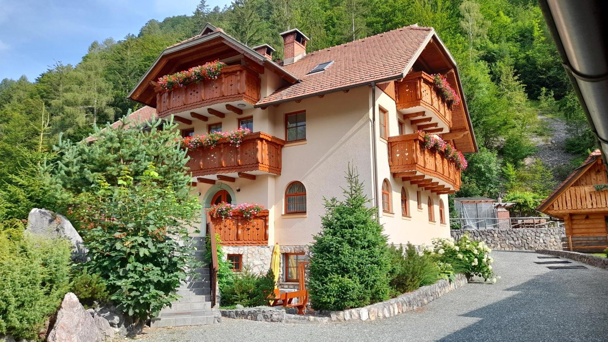 Apartma In Jezerci